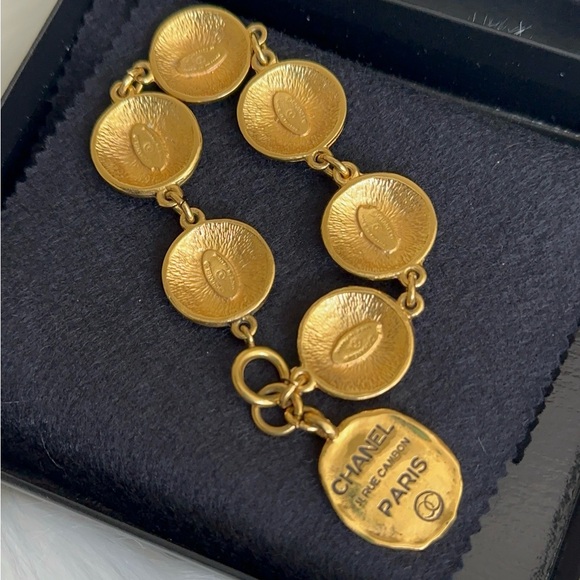 Stunning CC Bracelet - Picture 9 of 14